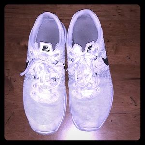 Nike fury running shoes white size 10.5